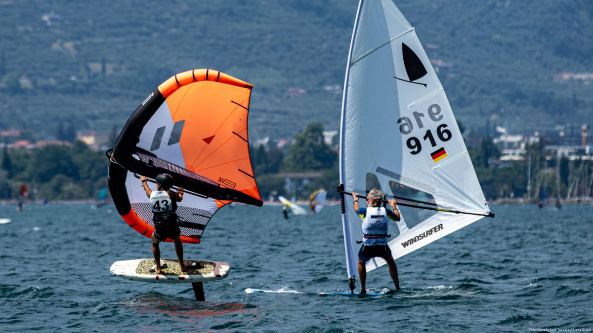 Wingfoiler vs. Windsurfer