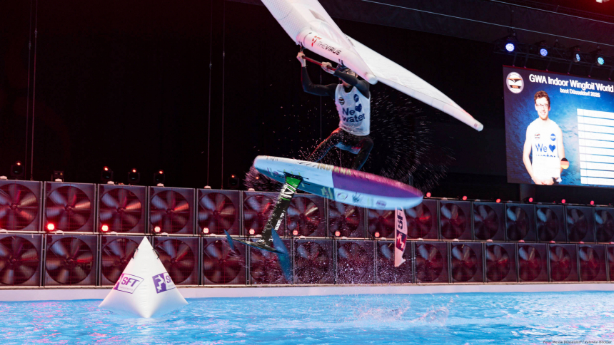 Jump across the finish line: Thomas Brinkop