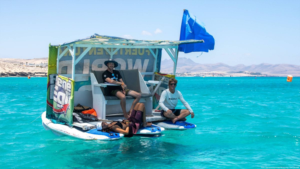 Die Crew auf dem Zielboot