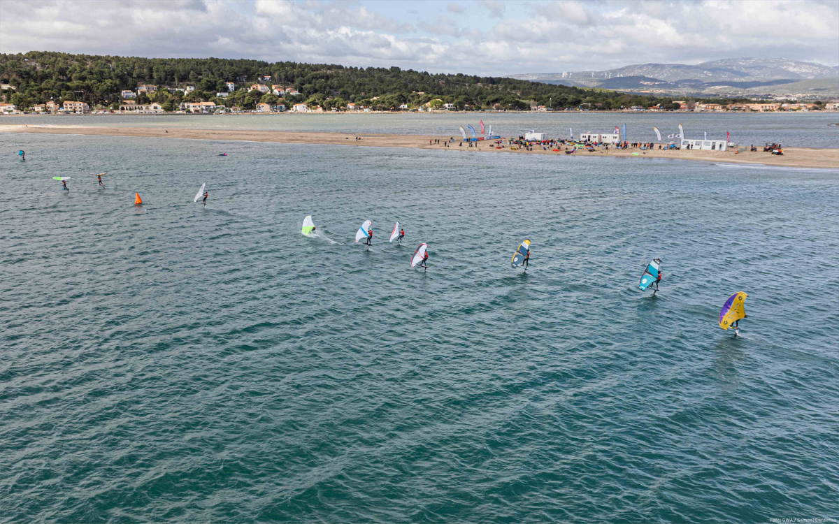 Freefly-Slalom vor Leucate