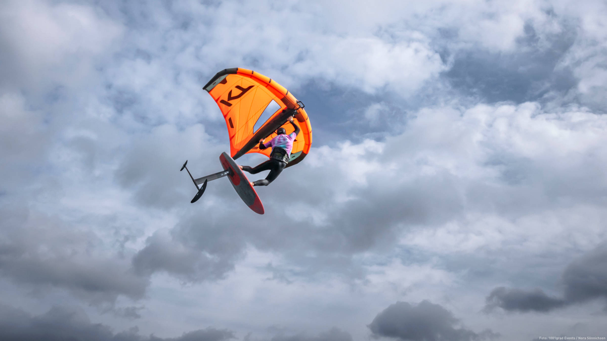 Sprünge gehören beim Wingfoilen dazu