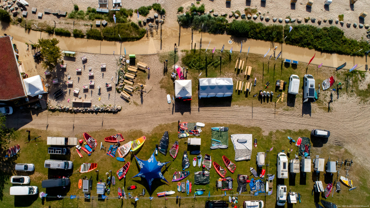 Aerial Shot vom Fahrerlager am Südstrand in Kellenhusen