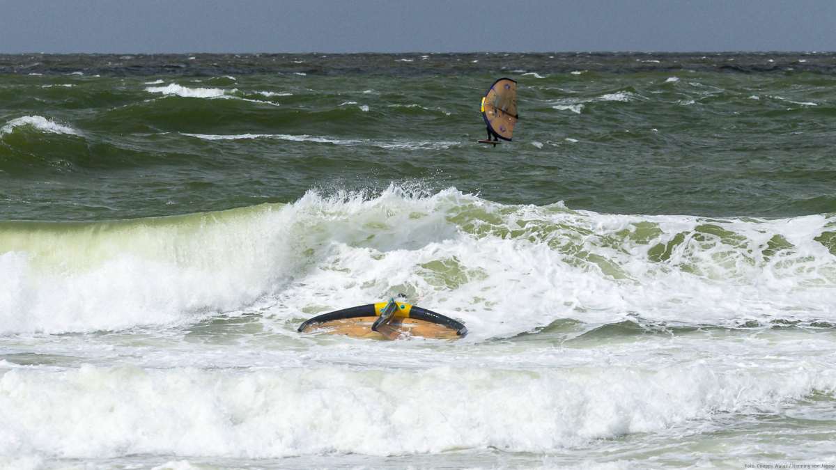 Shorebreak vor Sylt bremst Wingfoiler aus