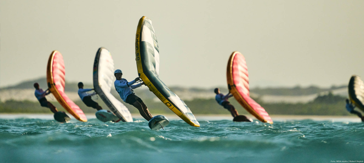 Kamil Manowiecki führt das Feld an