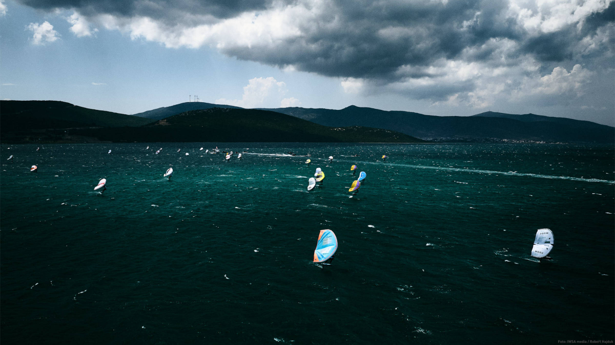 Wingfoil Racing in der Bucht vor Urla (Izmir/Türkei)