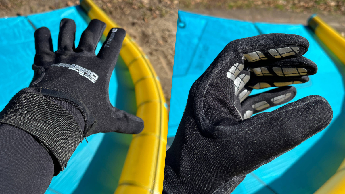 The sleeves of the wetsuit are sealed with an additional Velcro strip