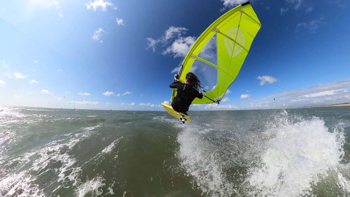 Windsurfen an der niederländischen Nordseeküste