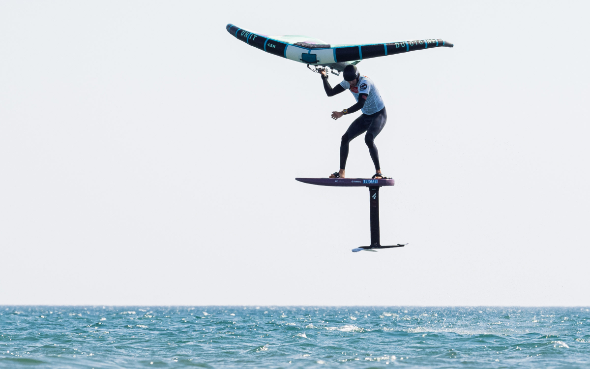 Linus Pünder beim Surf-Freestyle